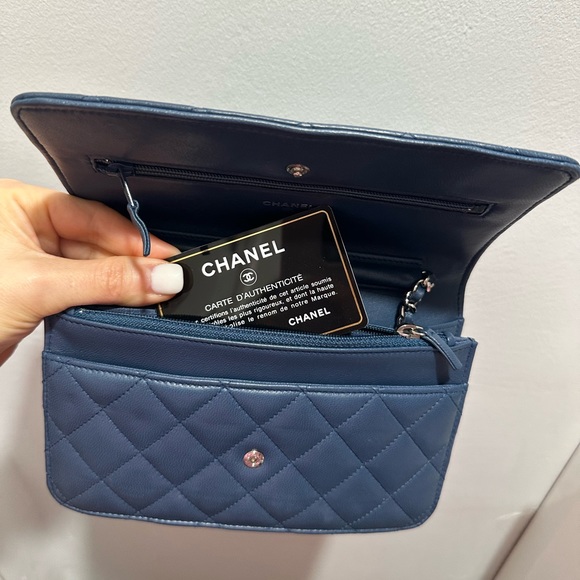 💙CHANEL💙 Blue Navy wallet on chain silver - Picture 5 of 6